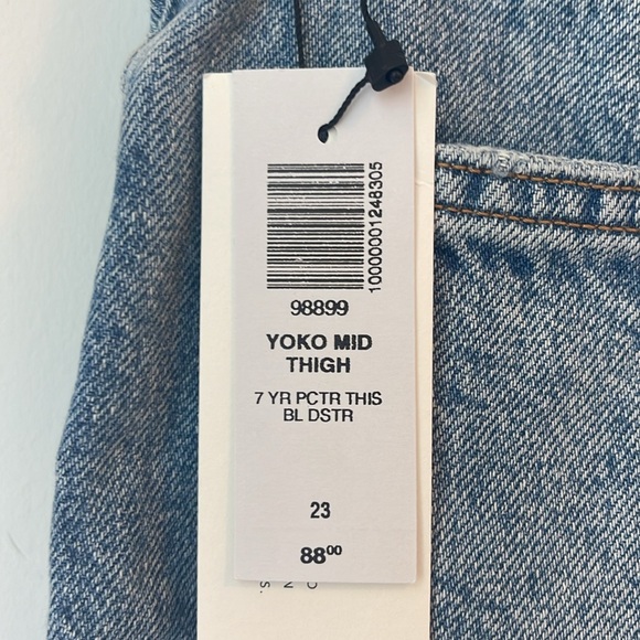 Aritzia Denim Forum Yoko Short - Picture 4 of 4